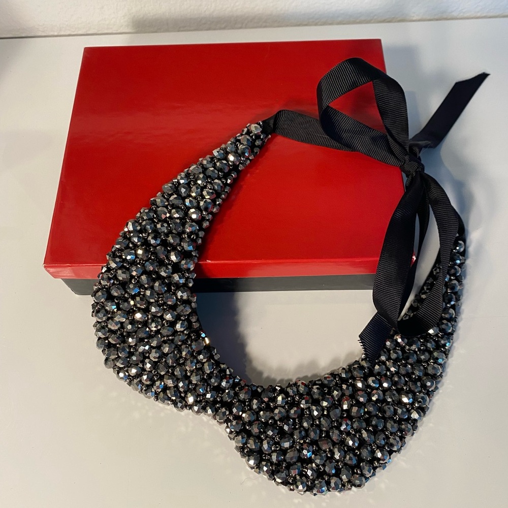 Detachable Collar With Multi Faceted Jeweled Beads. - Picture 6 of 7